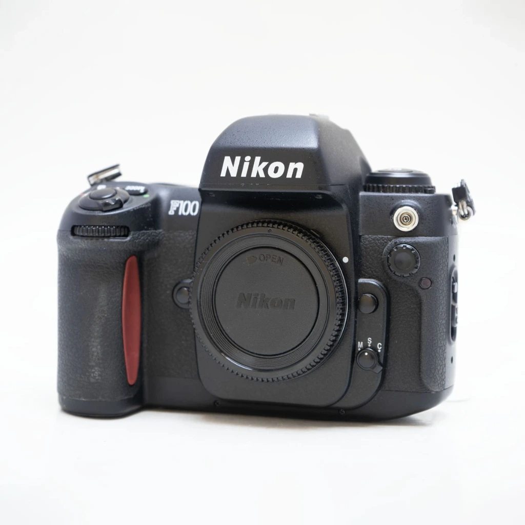 Nikon F100
